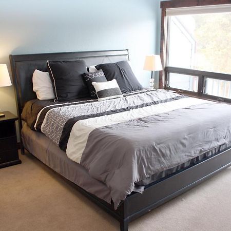 Pinecreek #E - 3 Bedroom - Pool And Hot Tub Access - Close To Town - Shuttle To Slopes Breckenridge Exterior photo