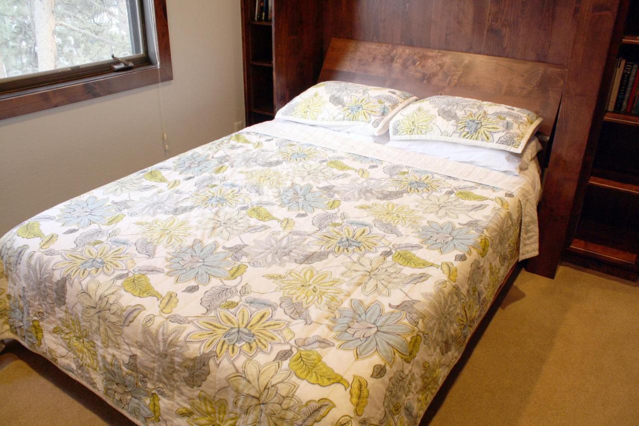 Pinecreek #E - 3 Bedroom - Pool And Hot Tub Access - Close To Town - Shuttle To Slopes Breckenridge Exterior photo